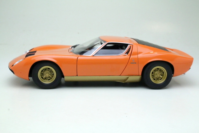 Lamborghini Miura P400 1971, oranssi