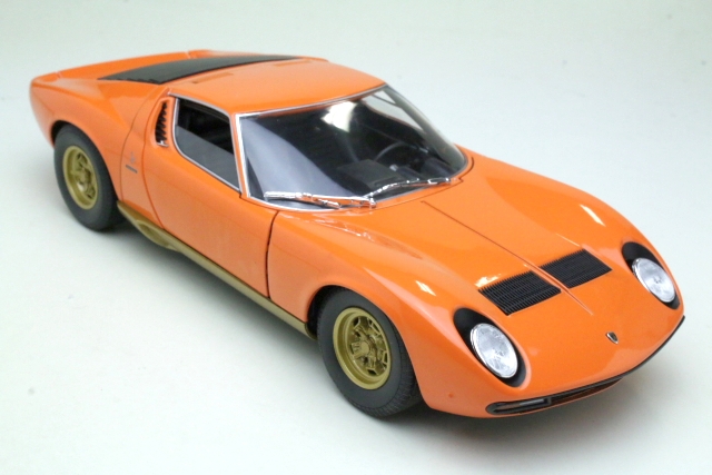 Lamborghini Miura P400 1971, oranssi