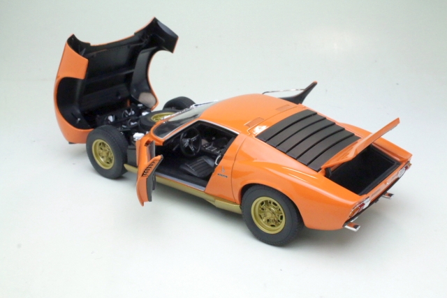 Lamborghini Miura P400 1971, oranssi