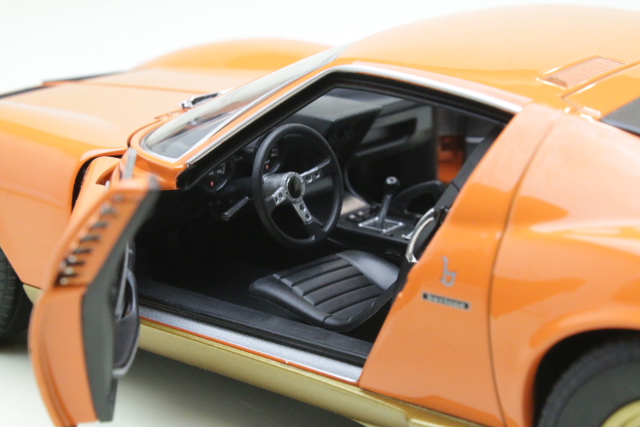 Lamborghini Miura P400 1971, oranssi