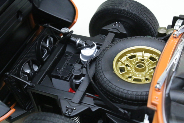 Lamborghini Miura P400 1971, oranssi