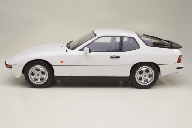 Porsche 924S Coupe 1986, valkoinen