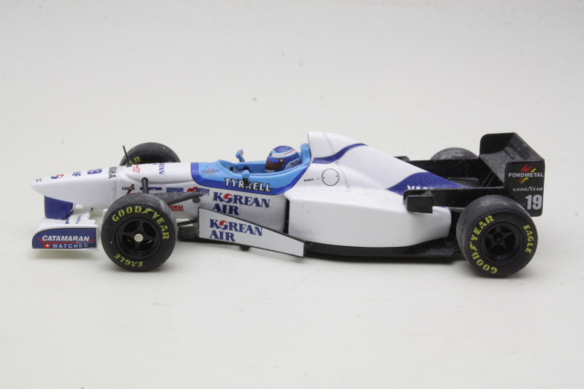 Tyrrell Yamaha 024, F1 1996, M.Salo, no.19