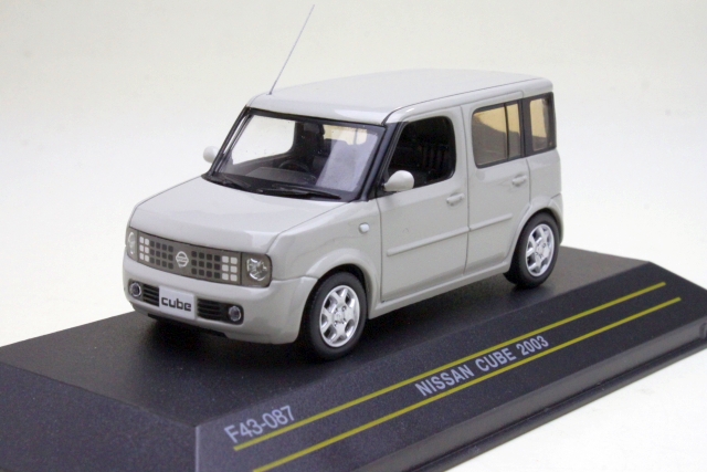 Nissan Cube 2003, grey