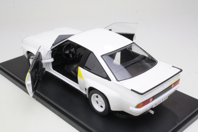 Opel Manta B 400 Rallye 1981, valkoinen