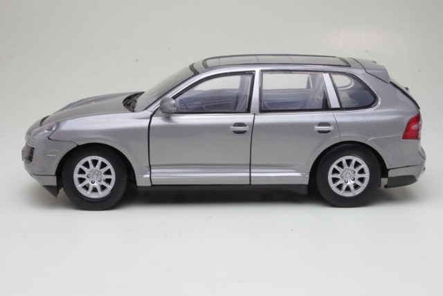 Porsche Cayenne 2008, harmaa