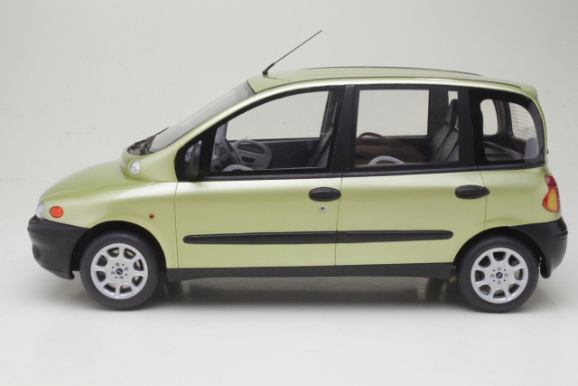 Fiat Multipla 2000, yellow