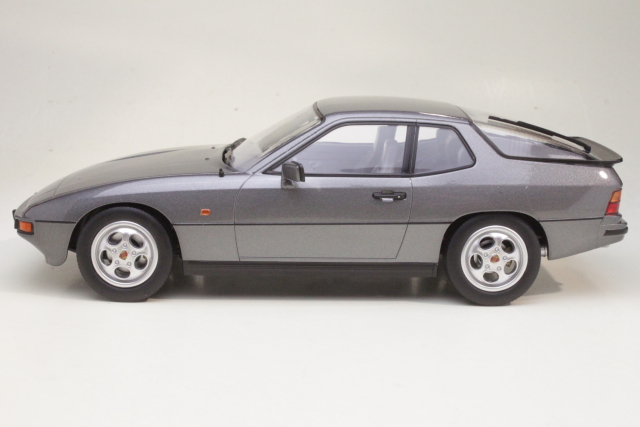 Porsche 924S Coupe 1986, grey