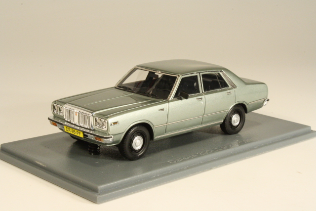 Datsun 200L Laurel C230 1977, metallinvihreä