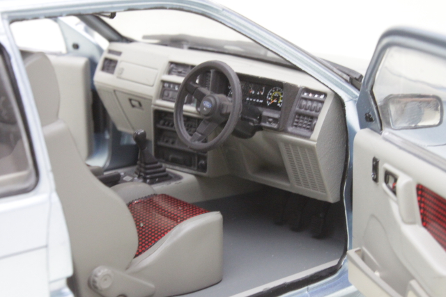 Ford Sierra RS500 Cosworth 1987, vaaleansininen