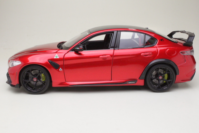 Alfa Romeo Giulia GTAm 2020, red