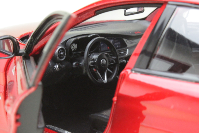 Alfa Romeo Giulia GTAm 2020, red