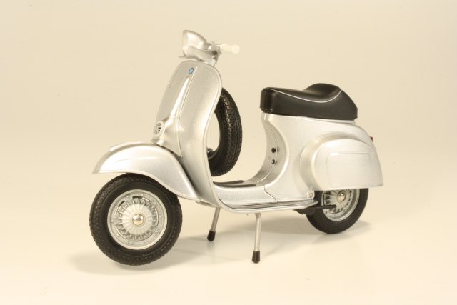 Vespa 50R 1972, hopea - Sulje napsauttamalla kuva