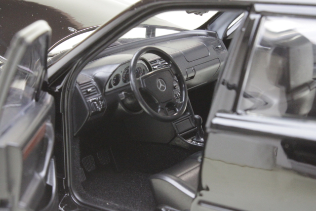 Mercedes C200 T Estate (S202) 1997, musta