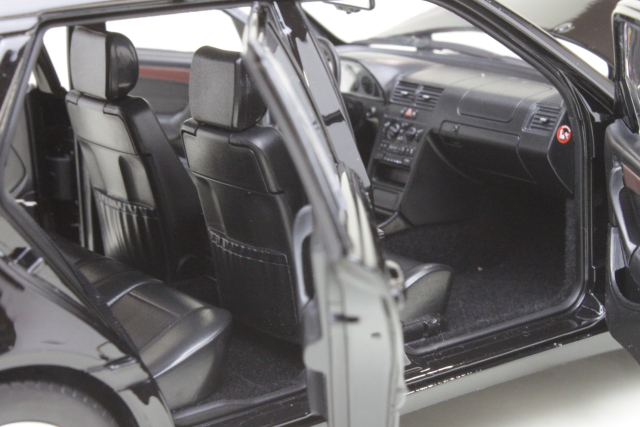 Mercedes C200 T Estate (S202) 1997, musta