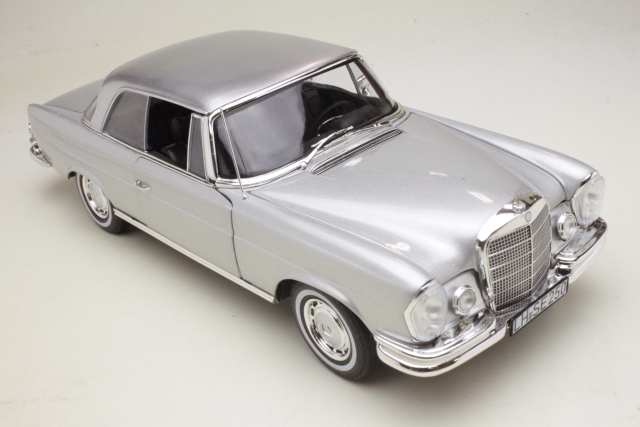Mercedes 250SE Coupe (W111) 1969, hopea