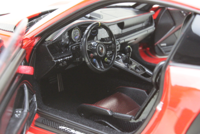 Porsche 911 GT3 RS Weissach Package 2022, punainen
