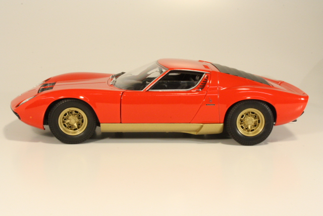 Lamborghini Miura SV 1971, red