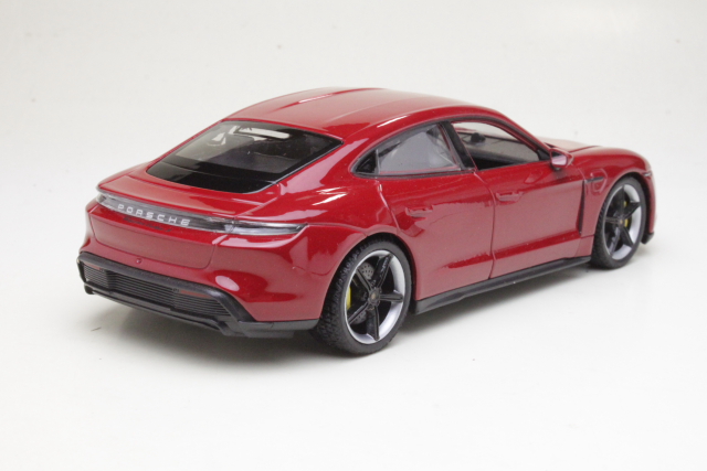 Porsche Taycan Turbo S 2021, tummanpunainen