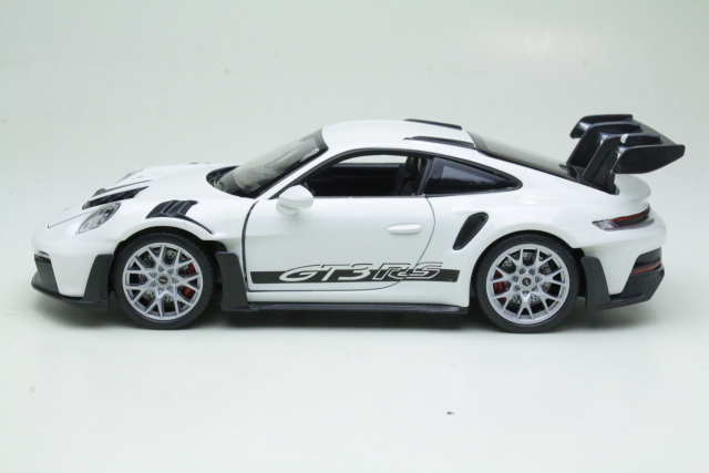 Porsche 911 (992) GT3 RS 2023, valkoinen