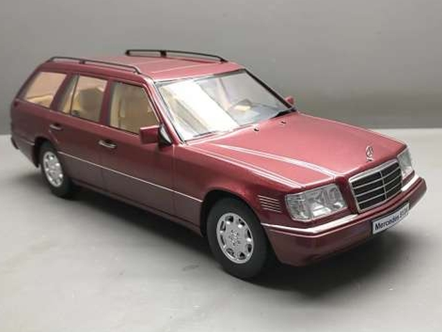 Mercedes E-Class T Model (w124) 1995, punainen