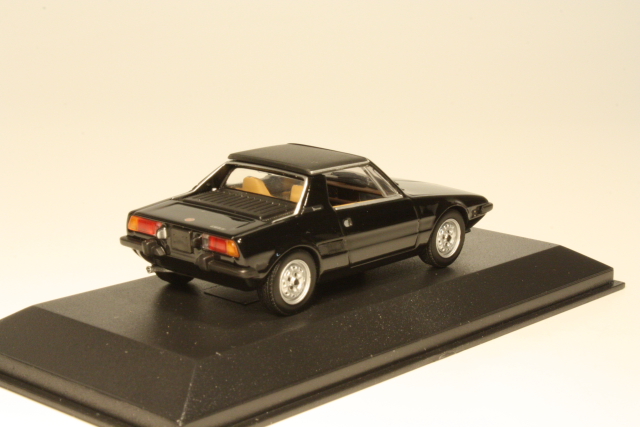 Fiat X1/9 1974, musta