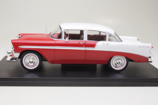Chevrolet Bell Air 4d Sedan 1956, punainen/valkoinen