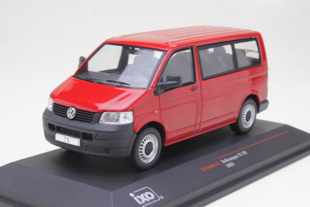 VW T5 2003, red