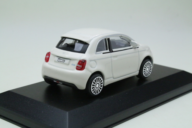 Fiat 500e 2021, valkoinen