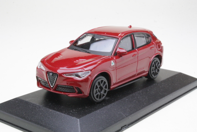 Alfa Romeo Stelvio 2017, punainen