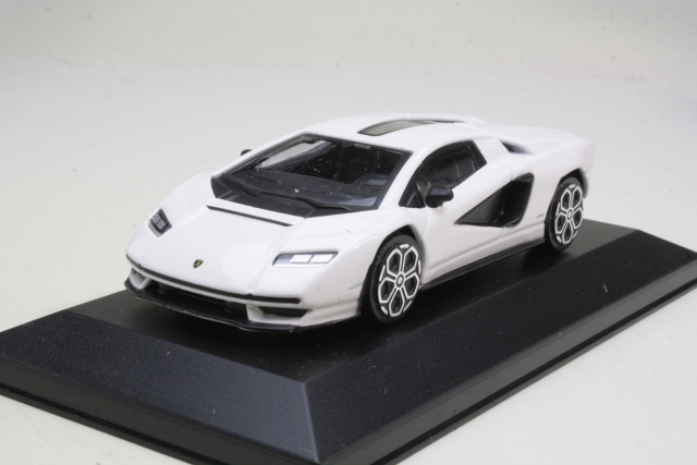 Lamborghini Countach LP800-4 2021, valkoinen