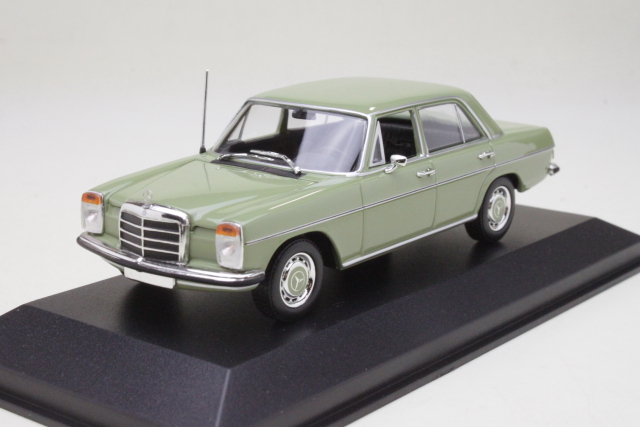 Mercedes 200 (w114) 1968, vaaleanvihreä