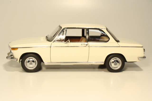 BMW 1600-2 (typ116) 1966, white