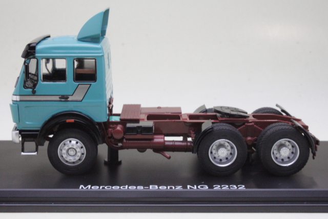 Mercedes NG2232 1979, turkoosi
