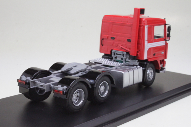 Volvo F12 1984, punainen