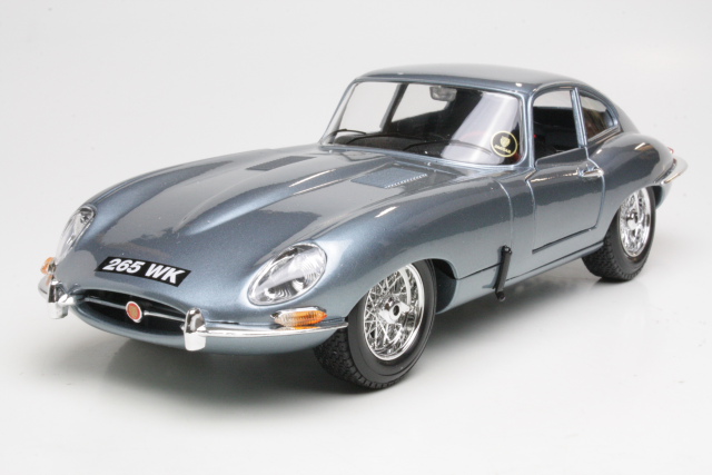Jaguar E-Type Coupe 1961, vaaleansininen