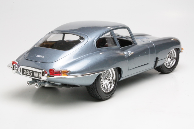 Jaguar E-Type Coupe 1961, vaaleansininen