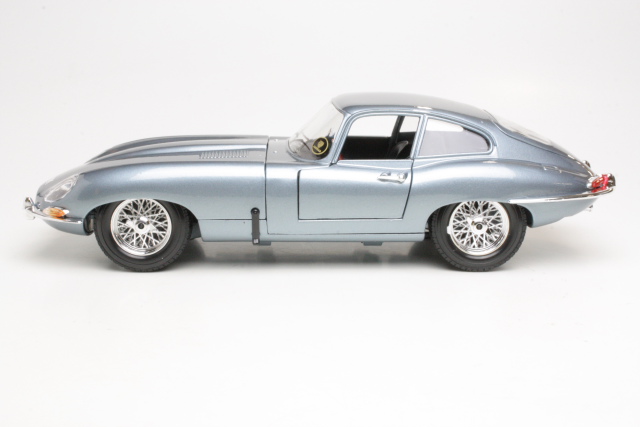 Jaguar E-Type Coupe 1961, vaaleansininen