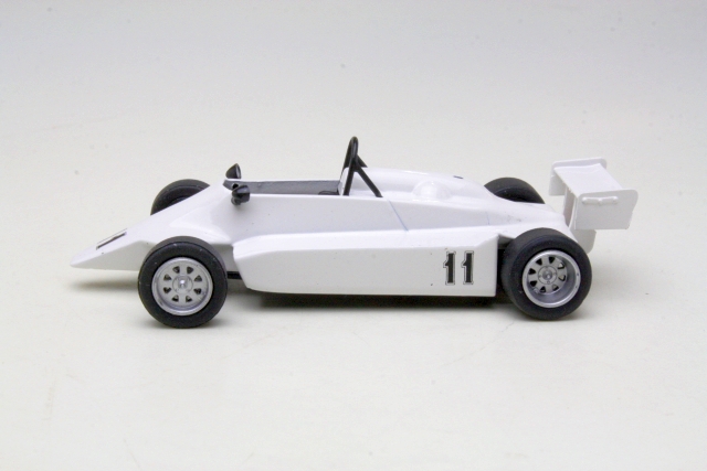 Estonia 21, white