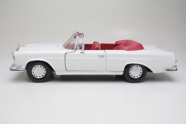 Mercedes 280SE (w111) Cabriolet 1966, white