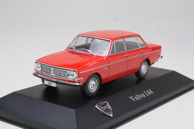 Volvo 144, red