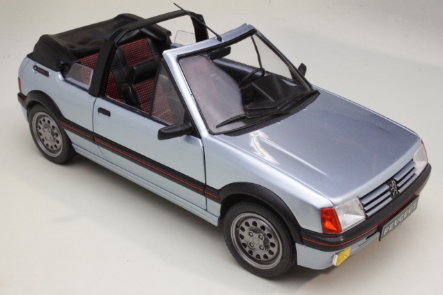 Peugeot 205 CTI 1.6 Cabriolet 1989, vaaleansininen