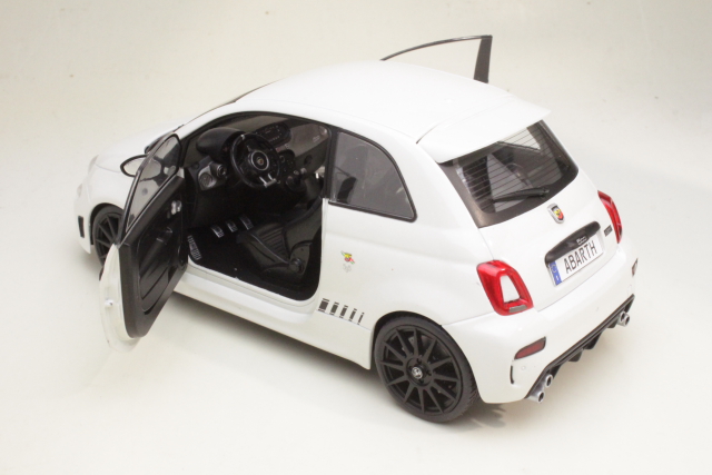 Fiat 500 Abarth 595 2022, valkoinen