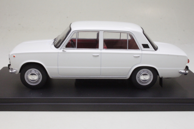Fiat 124 1970, valkoinen