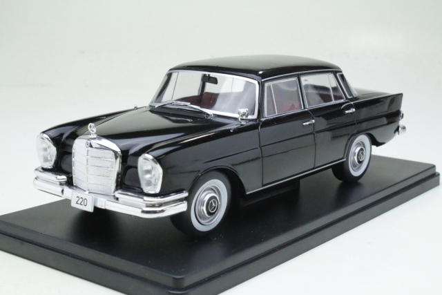 Mercedes 220 (w111) 1959, musta