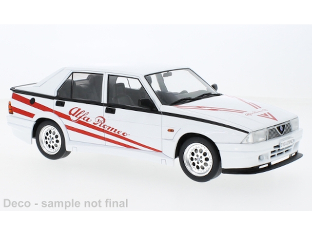 Alfa Romeo 75 Turbo Evoluzione 1987, valkoinen