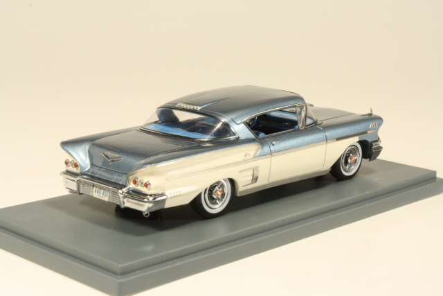 Chevrolet Bel Air Impala 2d HT Coupe 1958, sininen/valkoinen