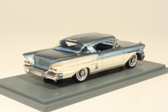 Chevrolet Bel Air Impala 2d HT Coupe 1958, sininen/valkoinen - Sulje napsauttamalla kuva