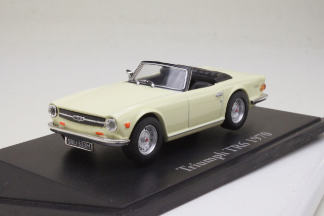 Triumph TR6, light yellow