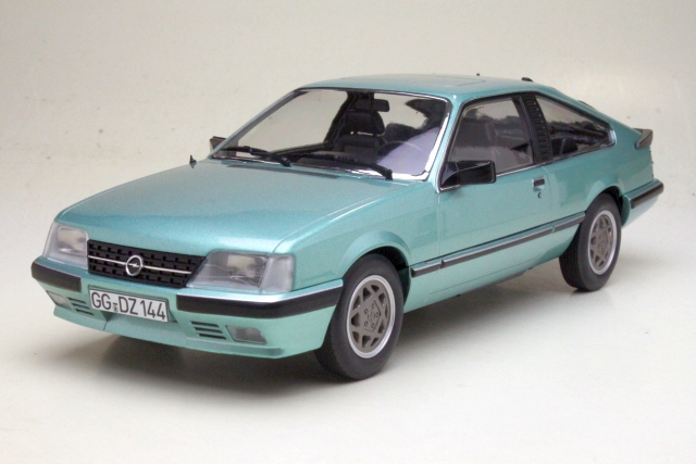 Opel Monza 2.5 E 1983, vihreä